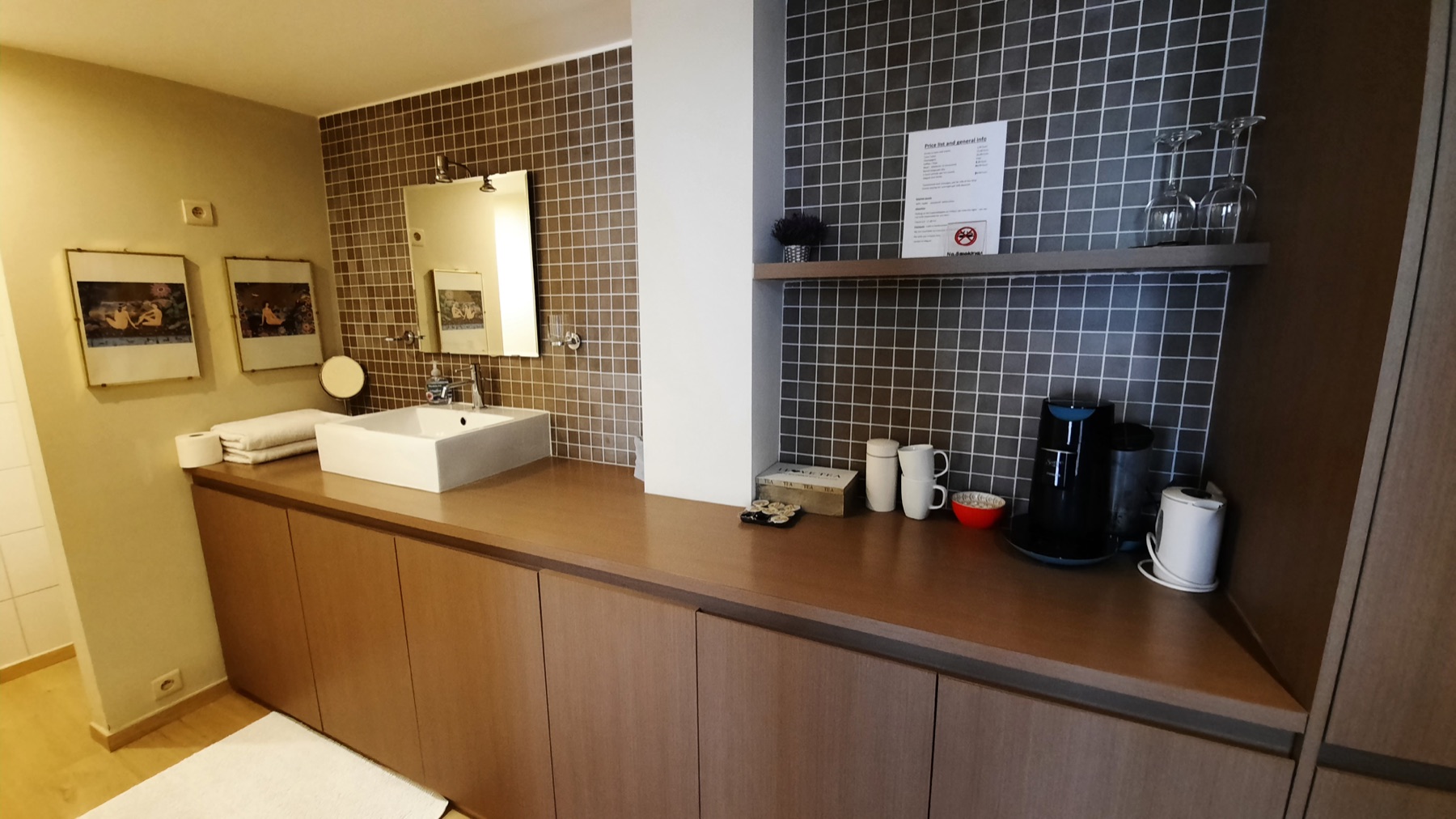 Loft: bathroom